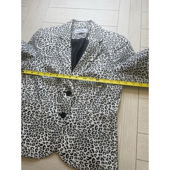 Calvin Klein Women's Leopard Print Poly Blend 2 Button‎ Long Sleeve Blazer Sz 4P - Picture 5 of 9